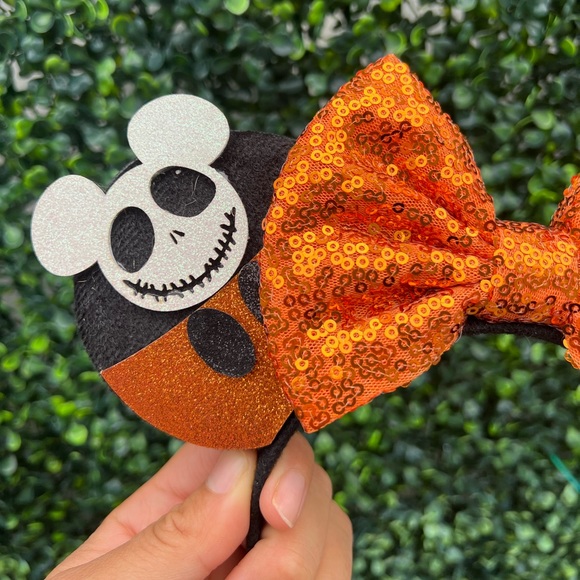 Nightmare before Christmas Minnie ears 🎃💀 - Picture 2 of 4